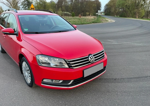 Volkswagen Passat cena 25900 przebieg: 242000, rok produkcji 2012 z Nidzica małe 379